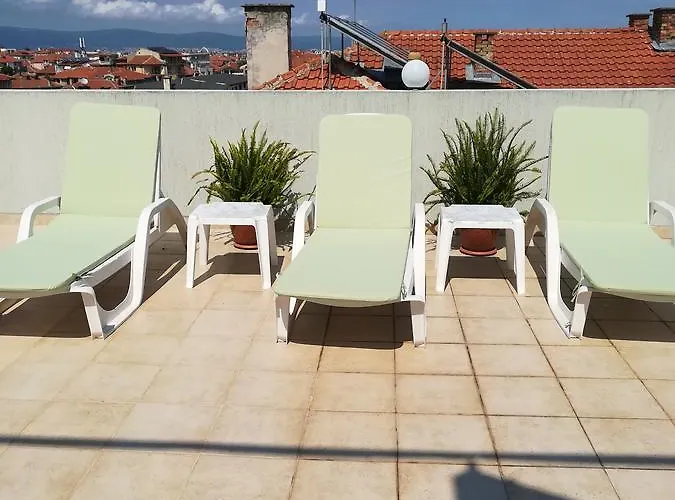 Ruskovi Πανσιόν 2*